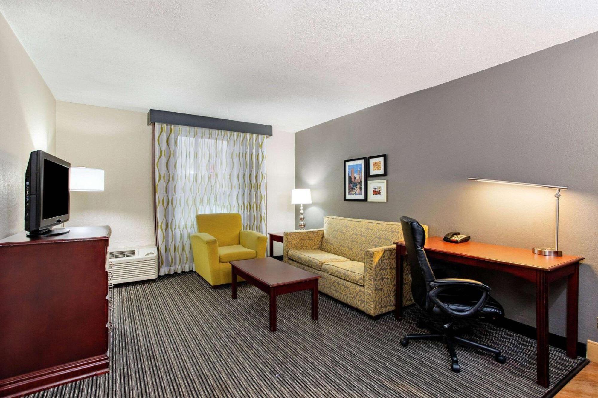La Quinta By Wyndham Indianapolis South Hotel Exterior foto
